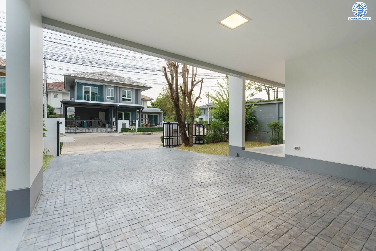 บ้านมือสองตกแต่งใหม่ โครงการ สราญสิริ ติวานนท์-แจ้งวัฒนะ2 หลังมุม เนื้อที่ 56.5 ตร.ว. ดีไซน์ตอบทุกไลฟ์สไตล์ ฟังก์ชัน 3 ห้องนอน 3 ห้องน้ำ จอดรถได้ 2 คัน Living ชั้นบนกว้างขวาง บนทำเลติดถนนใหญ่ เชื่อมต่อทุกเส้นทาง ใกล้จุดขึ้นทางด่วน "ศรีสมาน"